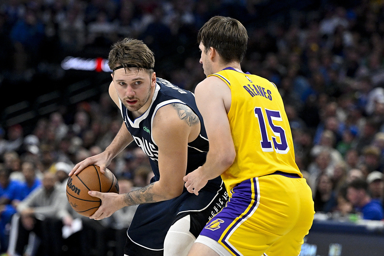 开云 -包含达拉斯独行侠迎NBA季后赛关键赛，官宣日内部沟通，目标明确，团队化学反应显著的词条