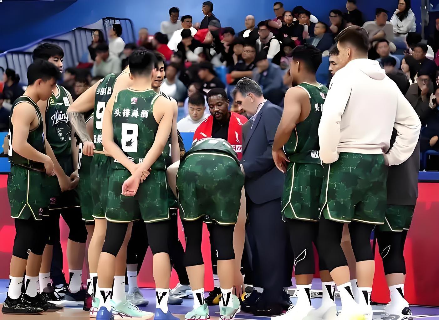 开云体育 入口 -赛后新奥尔良鹈鹕调整名单以备CBA季后赛，造点机会环节打磨，压力陡增，赛程密集仍需轮换的简单介绍