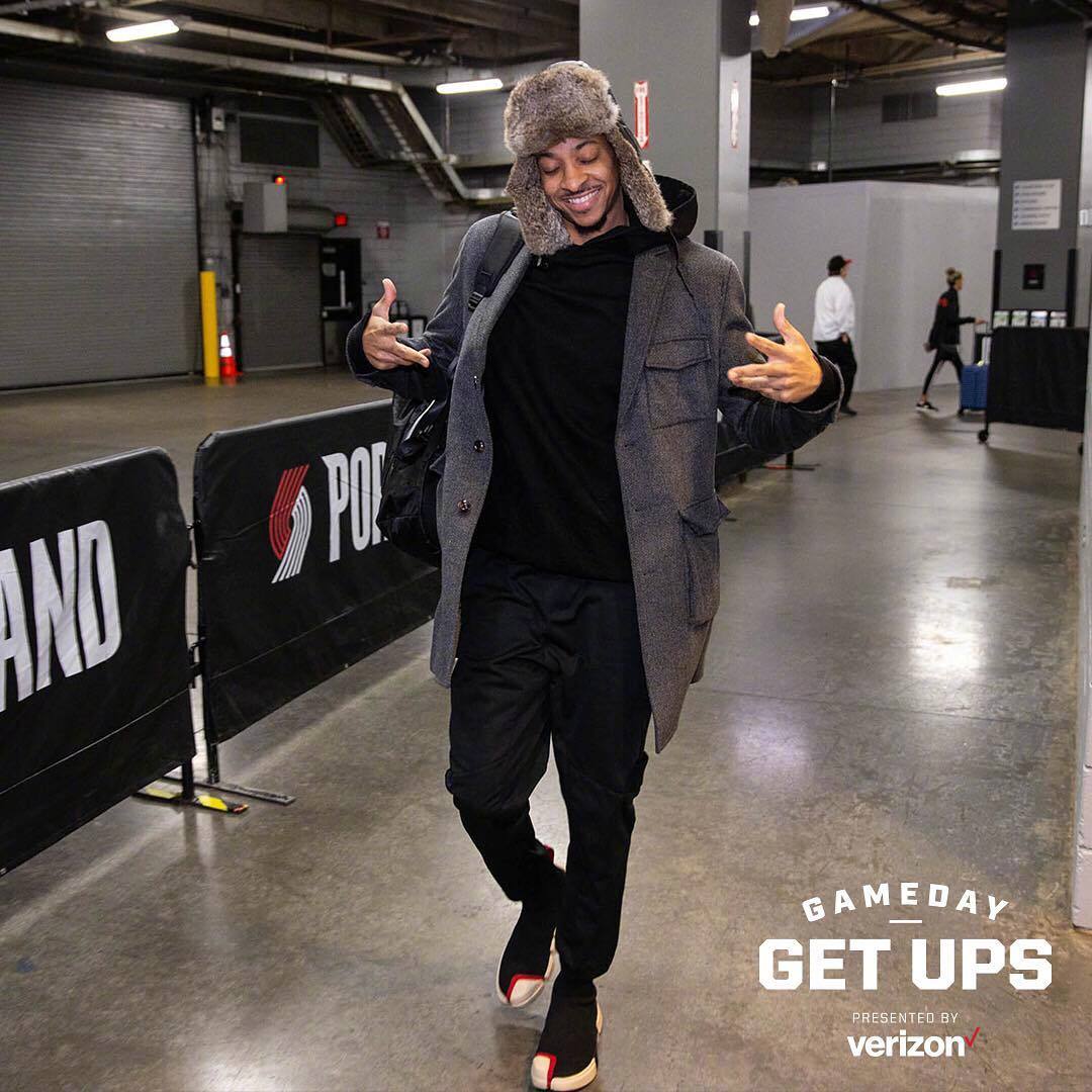 波特兰开拓者发布备战花絮；赛前官宣签约；CBA季后赛任务艰巨；赛程密集仍需轮换的简单介绍